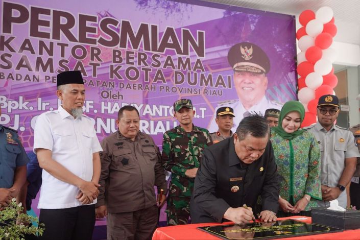 Penjabat Gubernur Riau Minta Peningkatan Target Pajak Kendaraan di Dumai