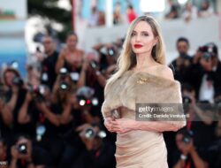 Angelina Jolie Memukau di Venice Film Festival 2024 dengan Berbagai Penampilan Menawan
