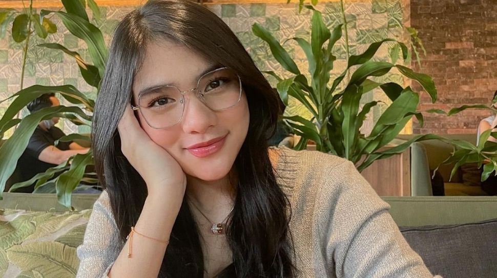 Davina Karamoy Kenang Perjalanan Spiritualnya Menuju Islam