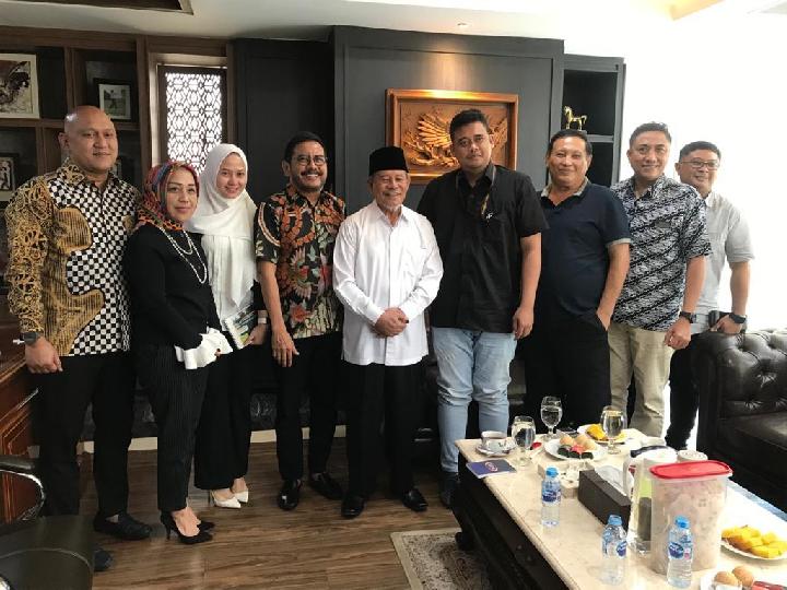 Foto Pertemuan Bobby Nasution dan Abdul Gani Kasuba