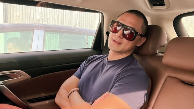 Indra Bruggman Tubuh Bugar