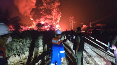 Kolam Minyak Mentah di PT Bumi Siak Pusako Terbakar