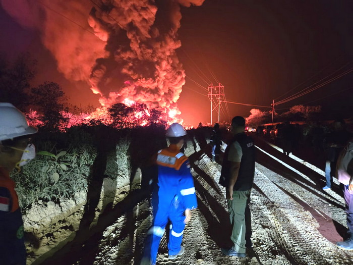 Kolam Minyak Mentah di PT Bumi Siak Pusako Terbakar