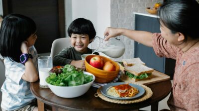 Menjaga Kesehatan Ginjal Anak