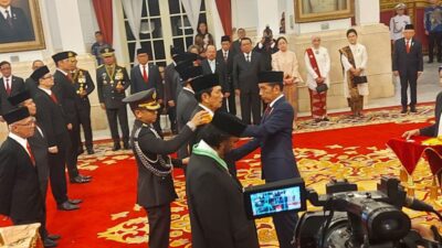 Presiden Jokowi Anugerahi Tanda Jasa dan Kehormatan kepada 64 Tokoh Bangsa