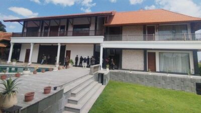 Vila Hendry Lie Bos Sriwijaya Air