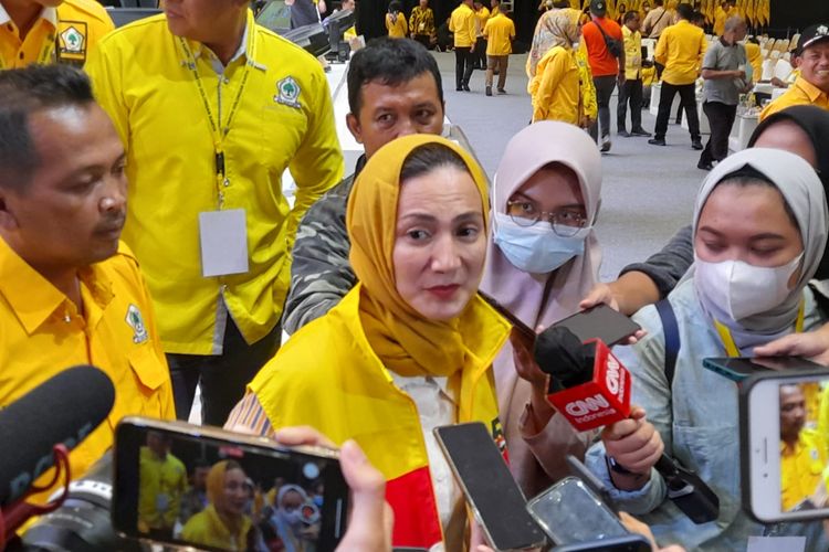 Wanda Hamidah Golkar