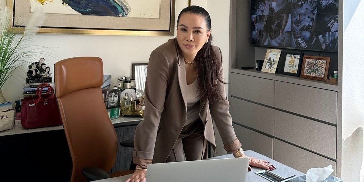 Fitri Salhuteru dan Lolly