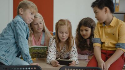 Gangguan Konsentrasi Anak Generasi Alpha