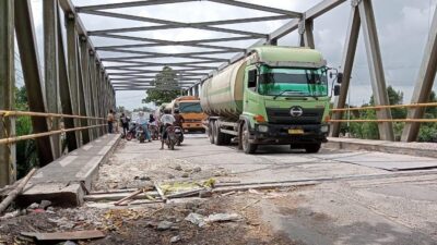 Kondisi Jembatan Sungai Mesjid di Dumai Memprihatinkan