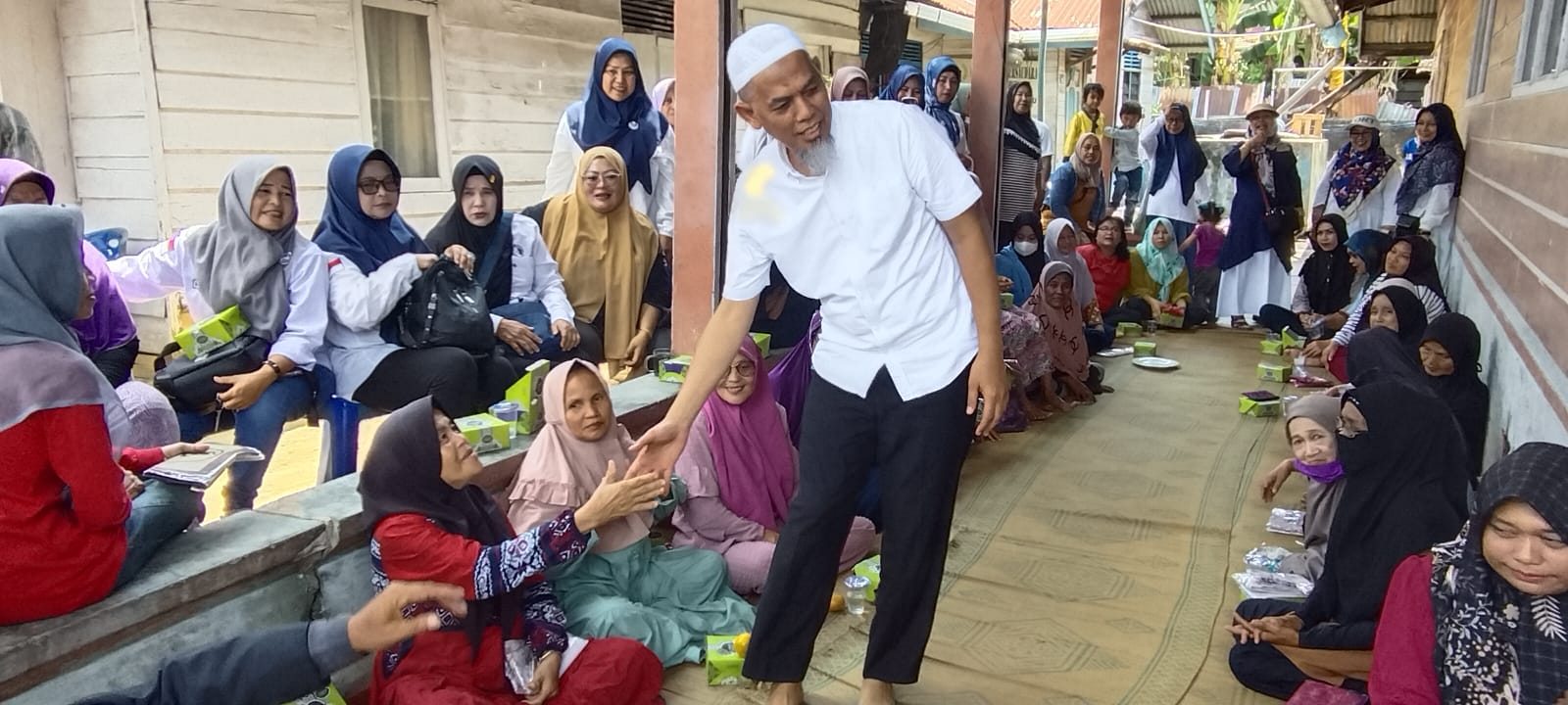 Paisal di Markas Relawan PAGO