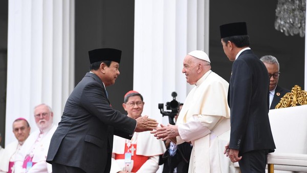 Paus Fransiskus Sampaikan Pesan Perdamaian dan Salam kepada Prabowo Subianto