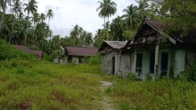 Rumah Kosong Pulau Sarangbaung Nias