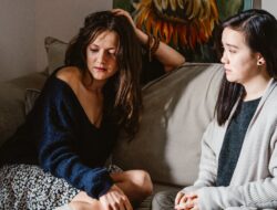 Ini 8 Tanda Bicara yang Menunjukkan Orang Tidak Bahagia