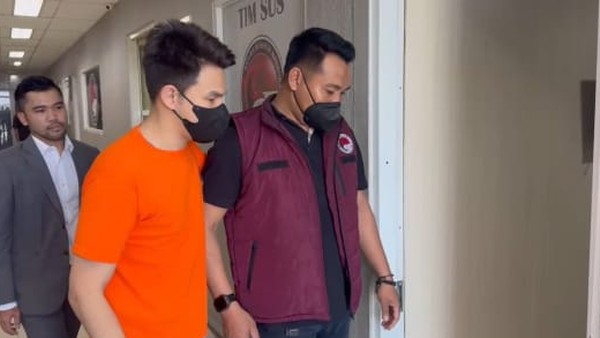 Jonathan Frizzy Ditangkap